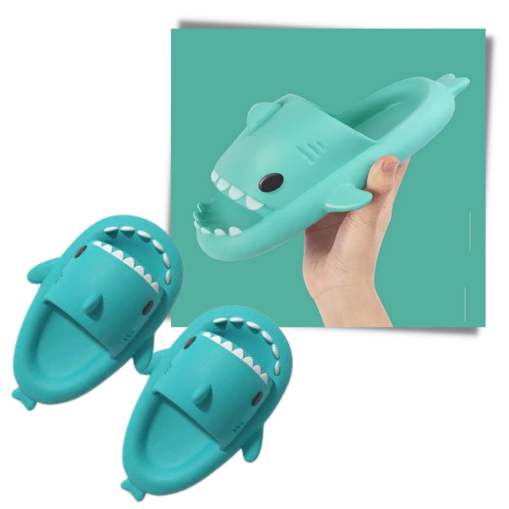 Chaussons de plage en forme de requin