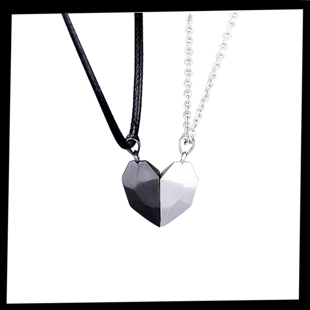 Paire de colliers magnétiques